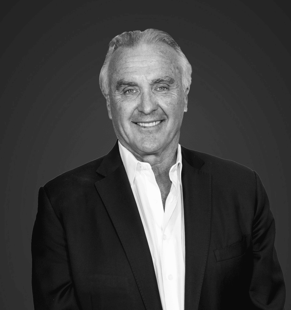 Craig Studnicky es cofundador y director ejecutivo de ISG WORLD y RelatedISG Realty, firmas totalmente integradas de venta y marketing de bienes raíces de lujo que representan propiedades en todo el sur de Florida y los mercados emergentes. Bajo el liderazgo de Studnicky, ISG mantiene una fuerza de marketing y ventas de primer nivel y renombre mundial.