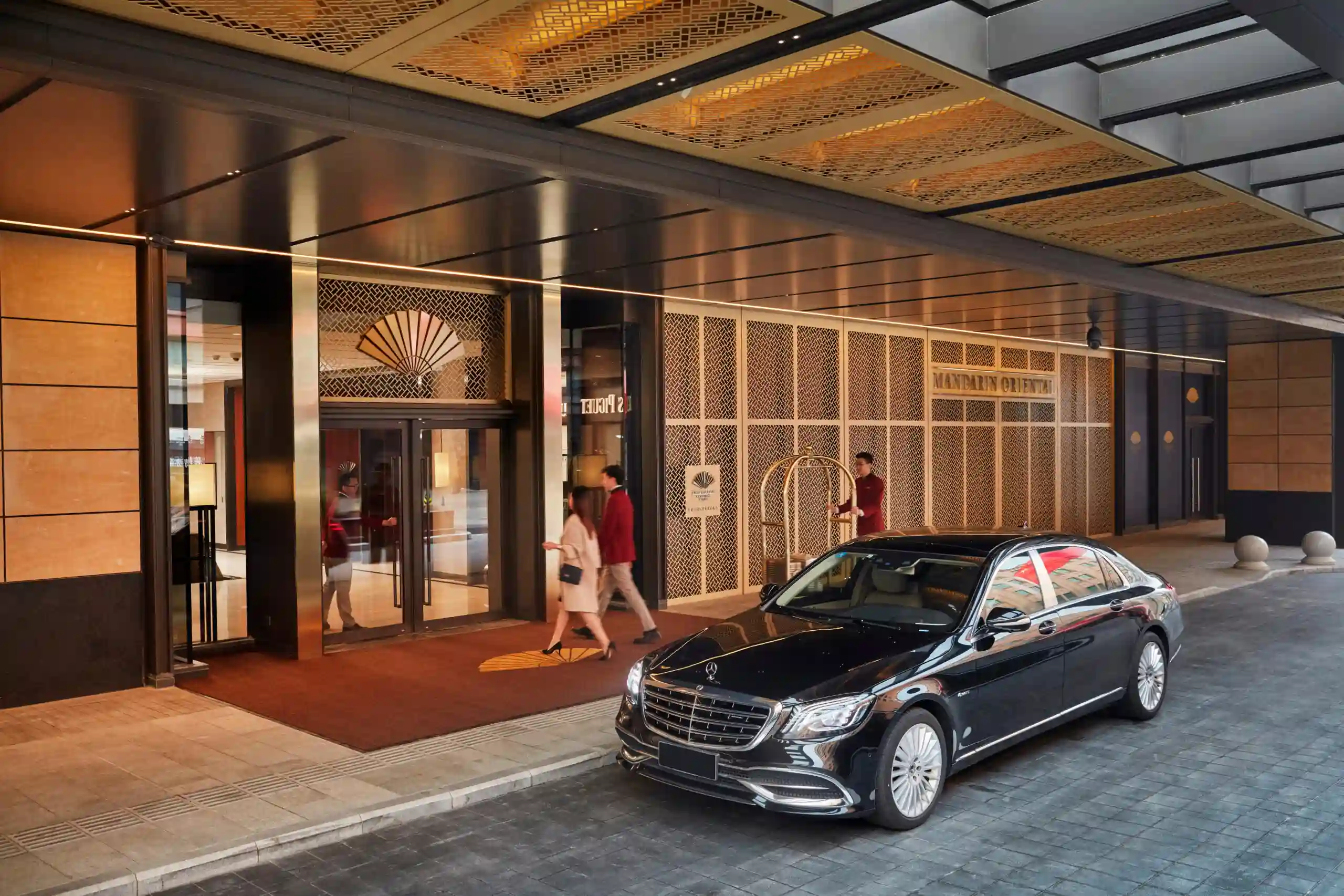 Fachada de un hotel de la marca Mandarin Oriental
