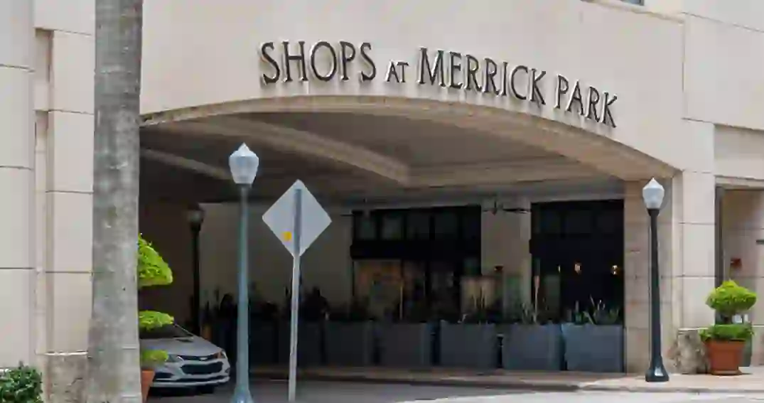Retail de lujo y boutiques en Merrick Park.