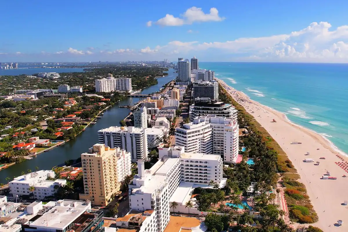 Skyline de Miami al atardecer